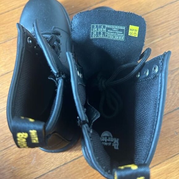 Dr. Martens 1460 Original Black Leather Lace Up Boots | Size 4 Boy & 5 Girl - Picture 5 of 5